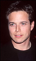 FORHEKSET ALYSSA: Scott Wolf